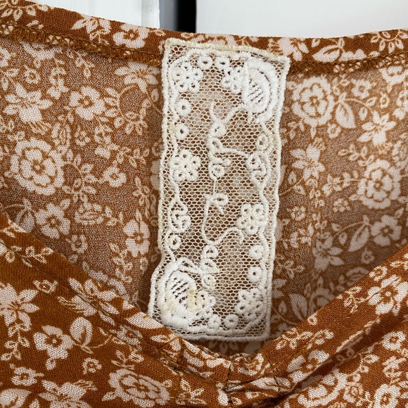 Sadie & Sage Floral Boho Top - Picture 4 of 6